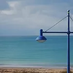 شقة Avec Balconnet Et Vue *
